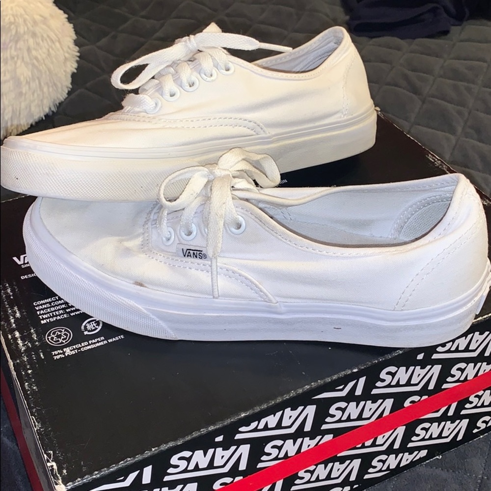 WHITE VANS